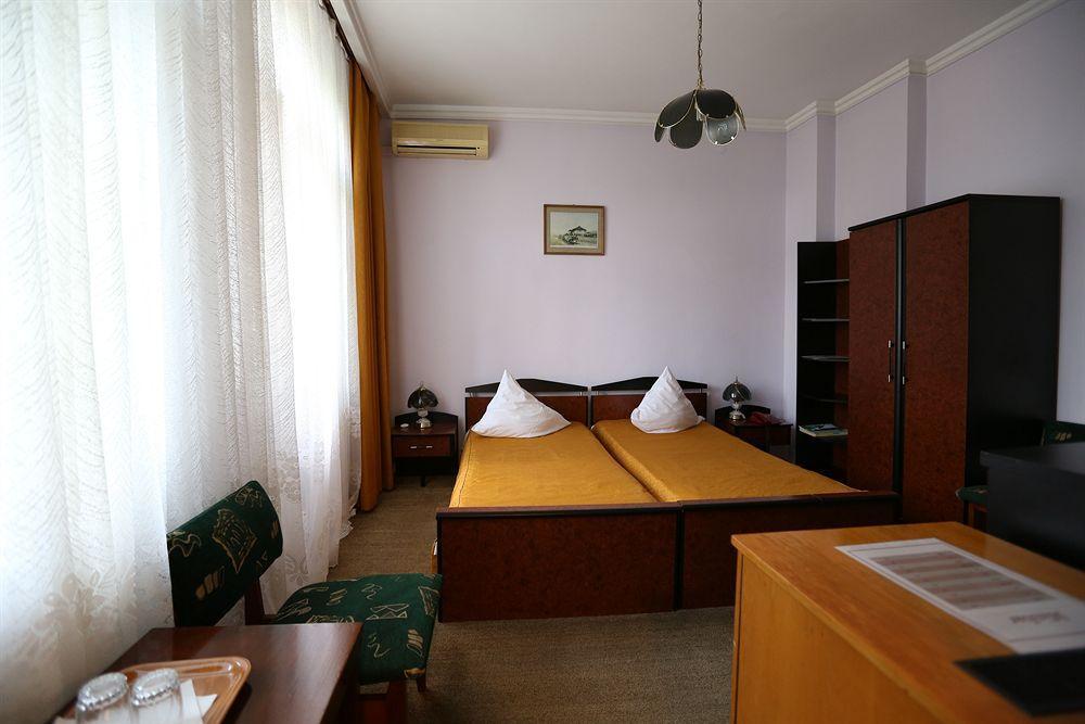 Banat Hotel Bucharest Exterior photo